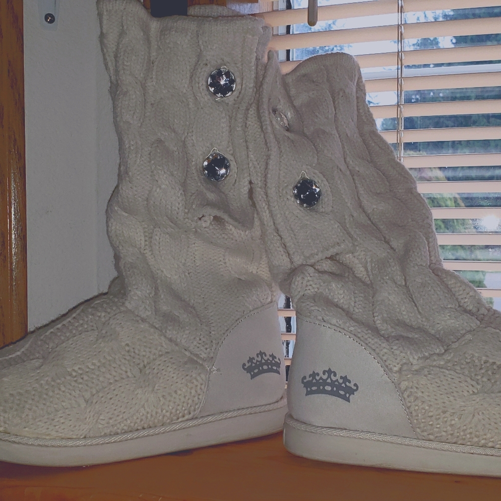 Juicy Couture Women's Sweater Boots

by Juicy Cout